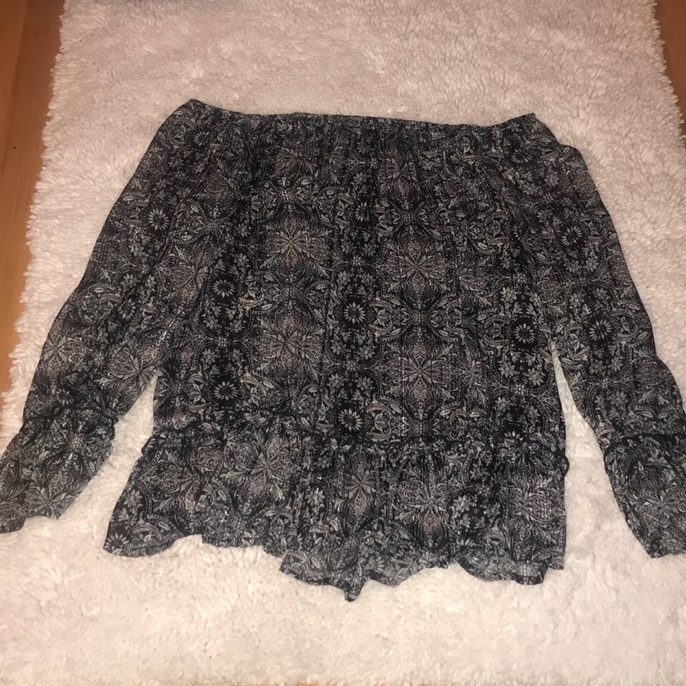 Off-Shoulder Top - Picture 3 of 3